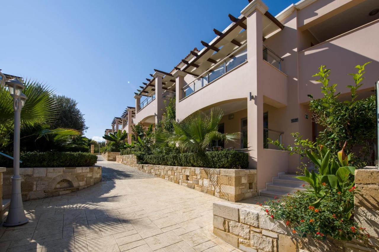 Isida Hotel Agia Marina Buitenkant foto