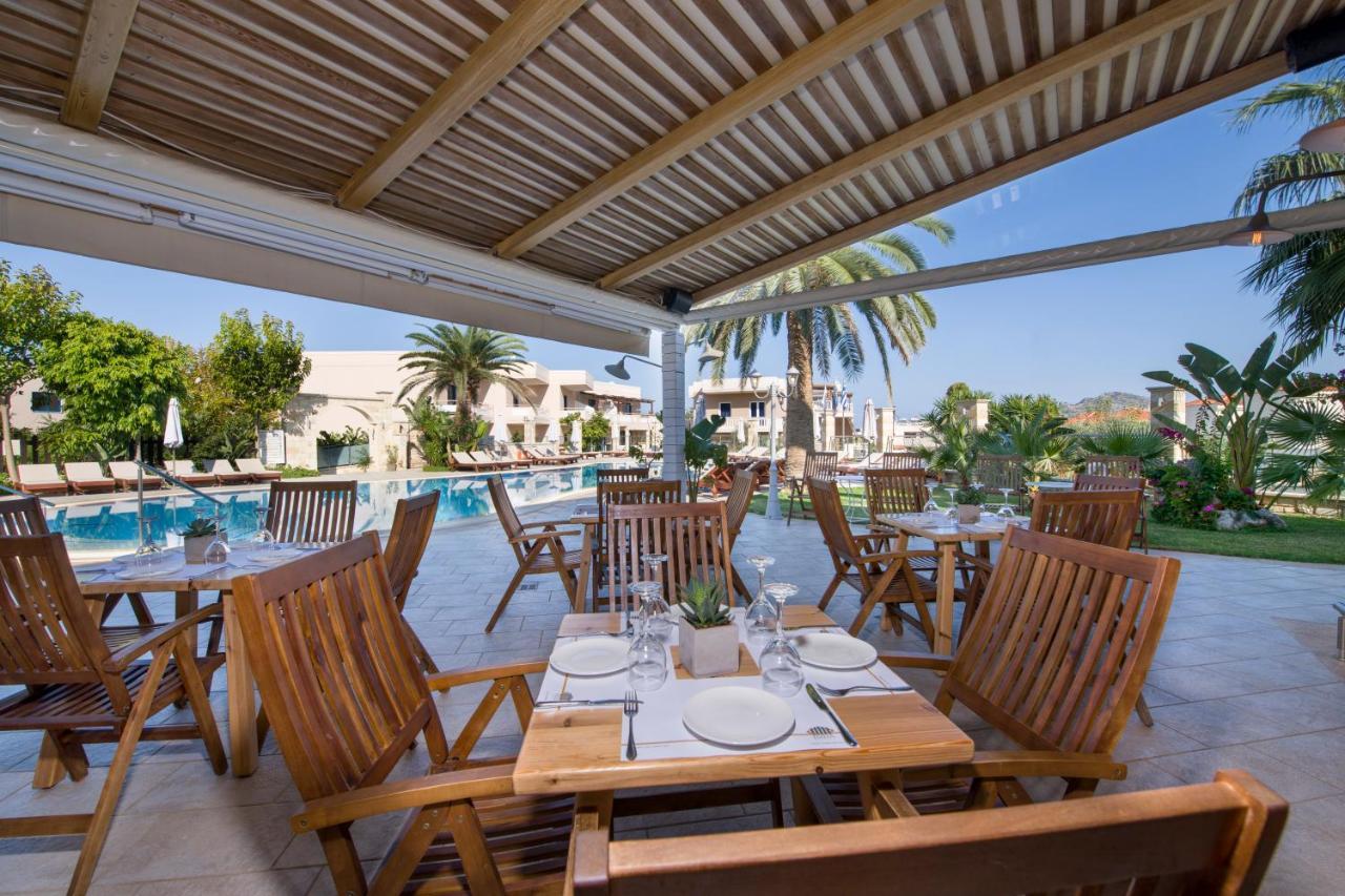 Isida Hotel Agia Marina Buitenkant foto