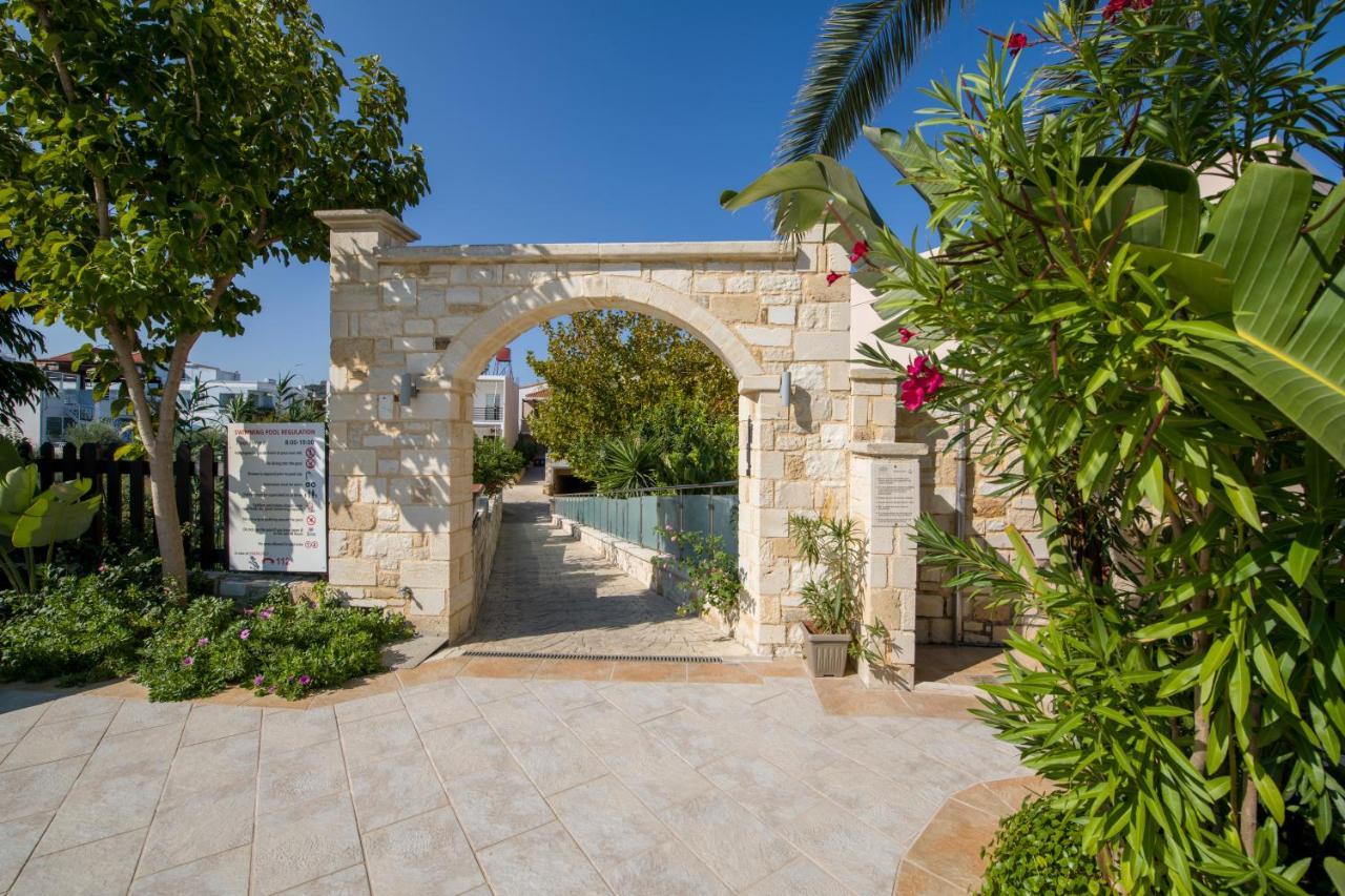 Isida Hotel Agia Marina Buitenkant foto