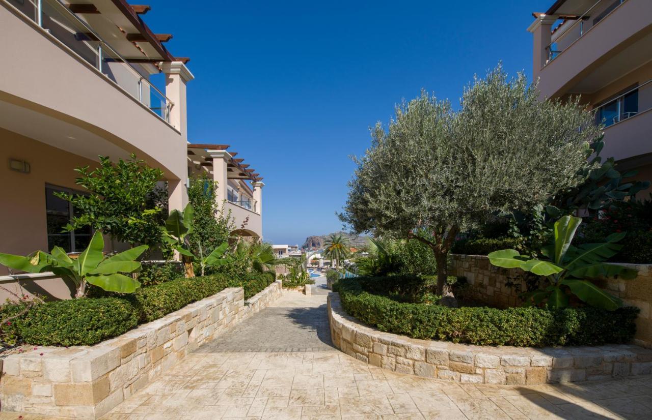 Isida Hotel Agia Marina Buitenkant foto