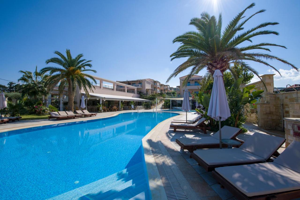 Isida Hotel Agia Marina Buitenkant foto