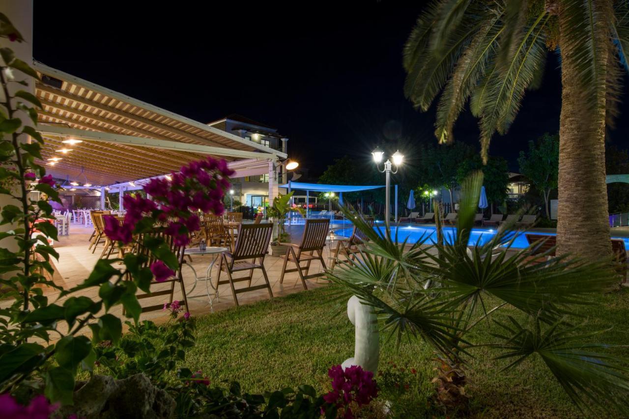 Isida Hotel Agia Marina Buitenkant foto
