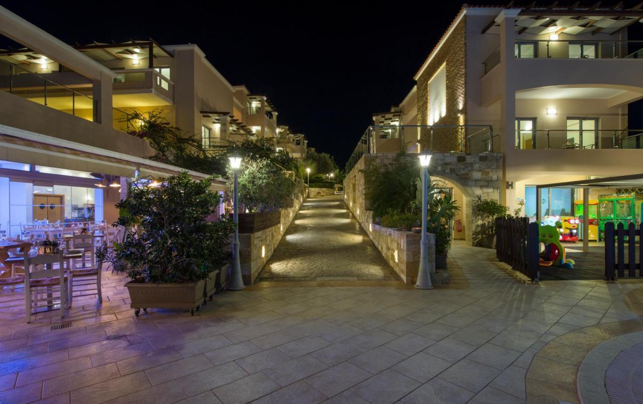 Isida Hotel Agia Marina Buitenkant foto