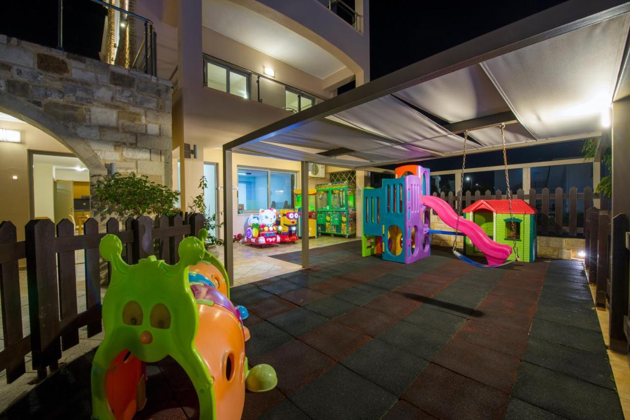 Isida Hotel Agia Marina Buitenkant foto