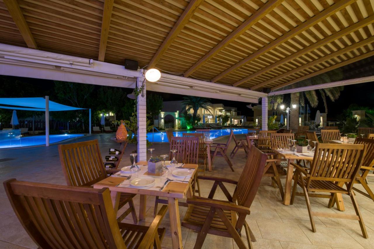 Isida Hotel Agia Marina Buitenkant foto