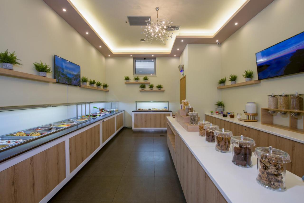 Isida Hotel Agia Marina Buitenkant foto