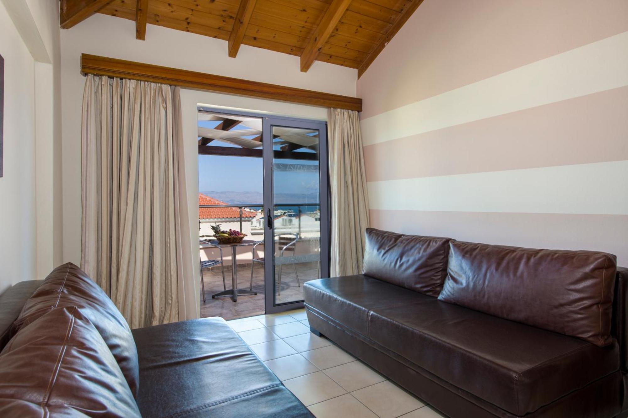 Isida Hotel Agia Marina Buitenkant foto